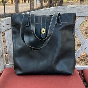 EUC Fossil Large Black Leather Tote